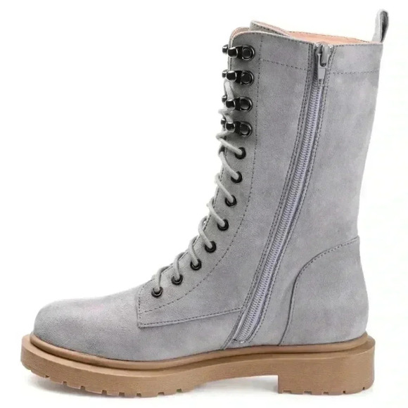 Journee Collection Cadee Tru
Comfort Foam Inside Zip Block Heel Booties
Grey 8.5 - Picture 12 of 14